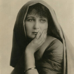GRETCHEN LEDERER