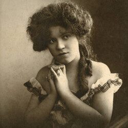 HELEN WRIGHT